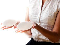 Study Links Textured Breast Implants and Cancer